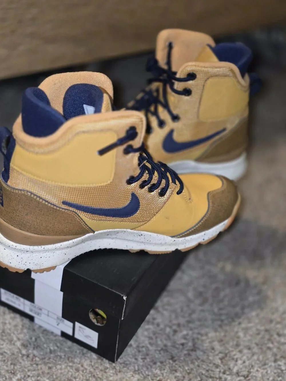 tan and navy Nike Stasis ACG GS 'Haystack' youth boots.